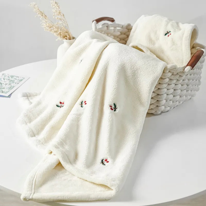 Cozy Comfort: Warm Fleece Blanket 50x35in