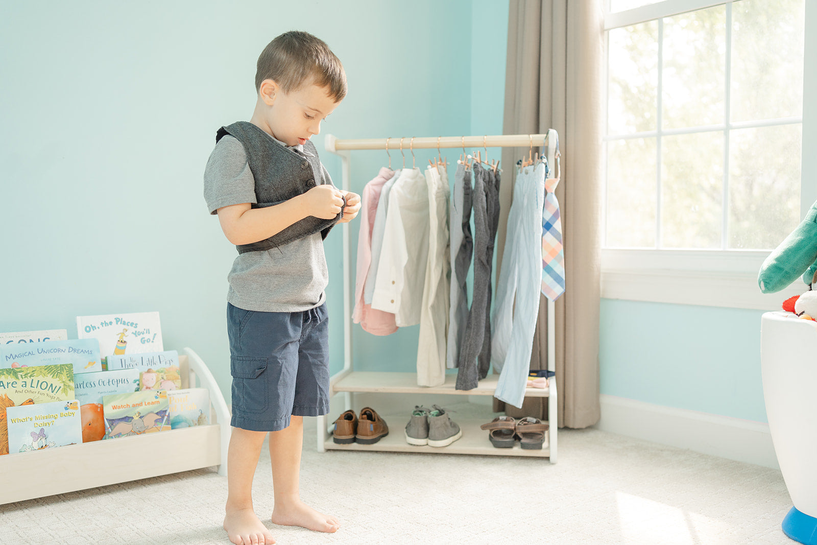 Aesthetic Sturdy Kid's Clothing Rack